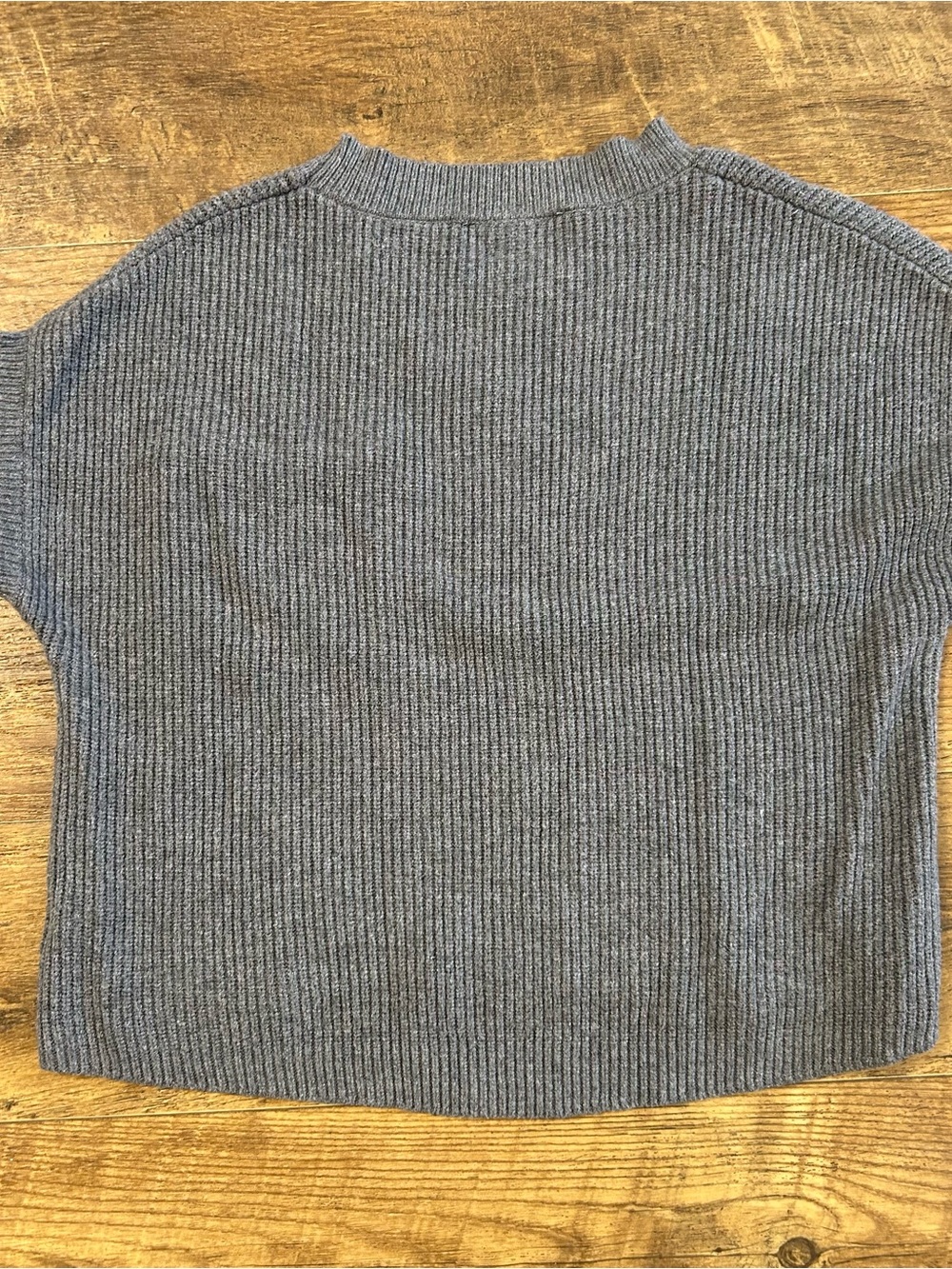Sleeveless Ribbed Crop Top with Chest Pocket - Charcoal - Picture 4 of 5